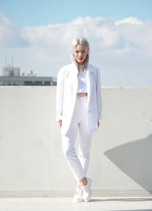 28 Dreamy All-White Outfits | Winter white outfit, All white .
