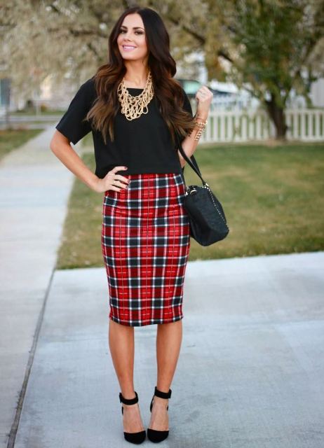 15 Elegant Outfit Ideas With Checked Pencil Skirts - Styleohol