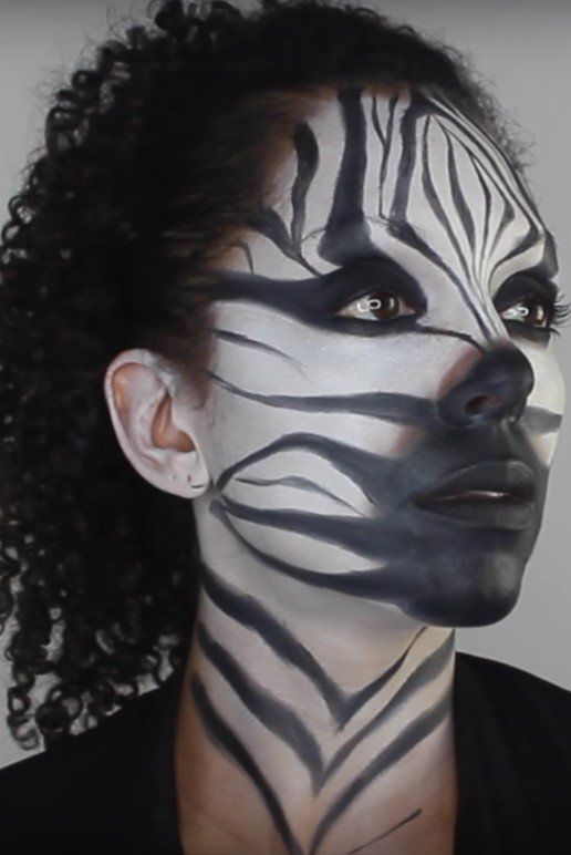Rock Your Curls and Rule the Jungle With This Fierce Halloween .