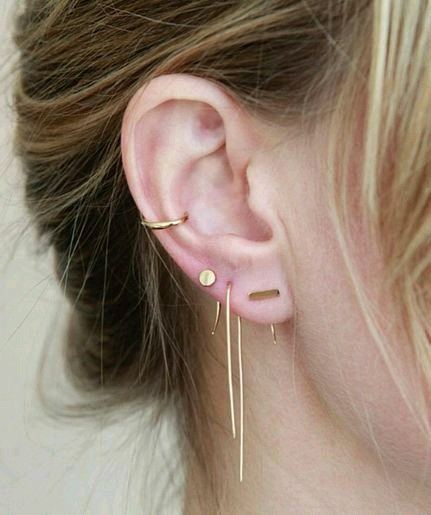 Multiple ear piercing. Keeping it classy and edgy | Ear piercings .