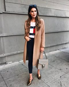 15 Trendy And Chic Fall Outfits With Logos - Styleohol