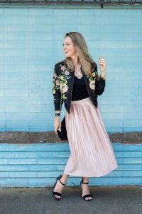 15 Trendy Floral Bomber Jacket Outfits - Styleohol