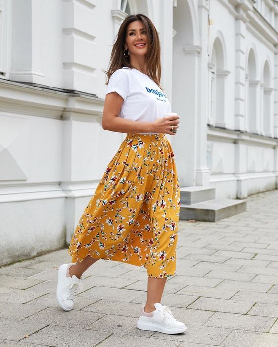 15 Trendy Floral Skirt Outfits For Summer - Styleohol