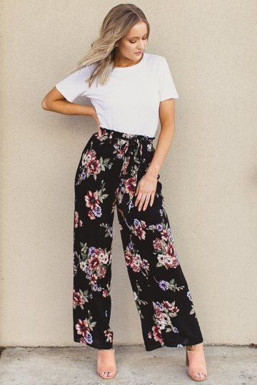 Proof That There's Never a Wrong Time or Place for Wide-Leg Pants .