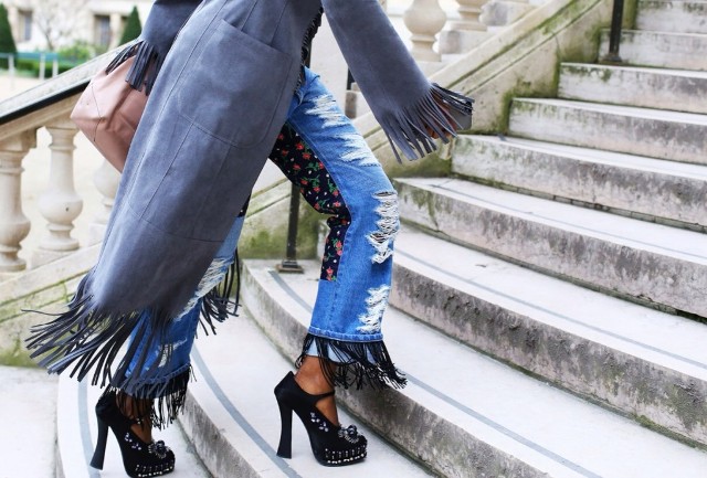 18 Fashionable Fringed Jeans Ideas For This Season - Styleohol