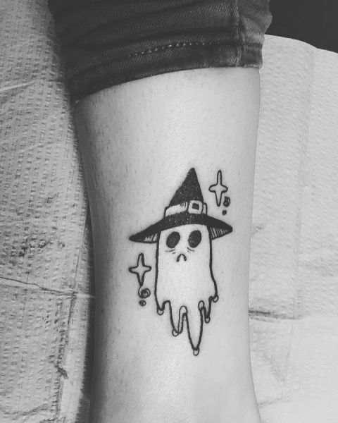 Cool ghost tattoo idea on the leg | Ghost tattoo, Halloween .