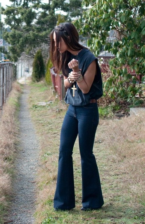 How To Wear Flared Jeans (Outfit Ideas) 2020 | FashionTasty.c