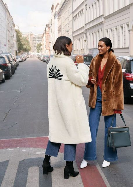 How to Style Faux Fur Coat This Season | Fur coat street style .