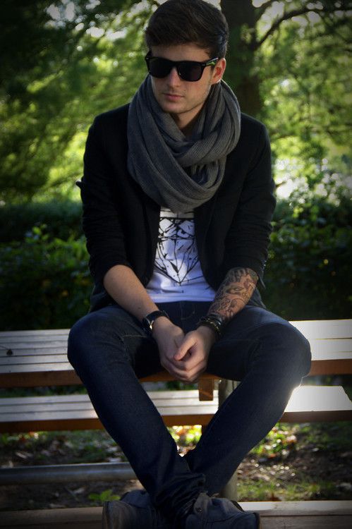 men's infinity scarf. and a PERFECT outfit. just sayin'. objective .