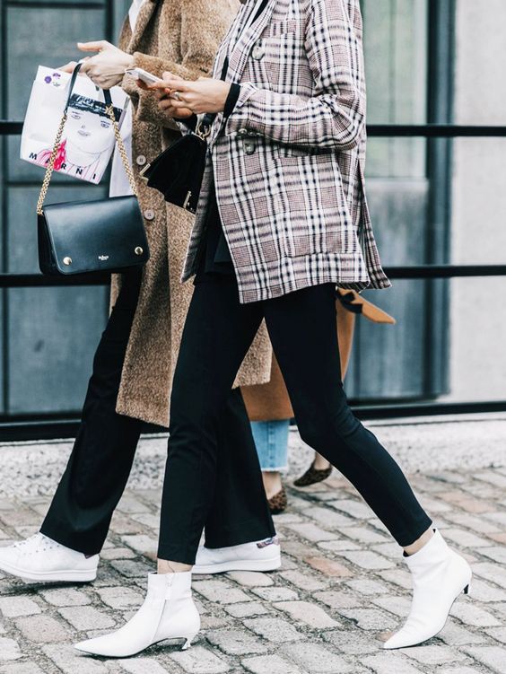 Kitten Heel Boots Comeback: The IT Shoes Of 2018 – The Fashion Tag .