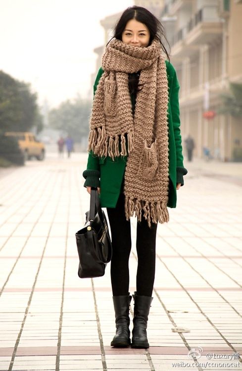 Chunky knit scarf with fringe and pockets … | Fashion, Winter chic .