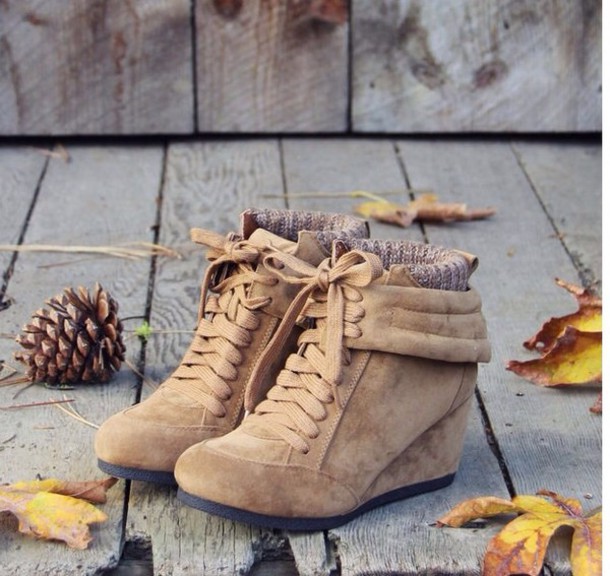 shoes, fall outfits, boots, wedges, wedged boots, soft, lace up .
