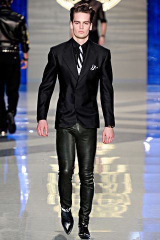 Guys in leather pants | Tight leather pants, Mens pants fashion .