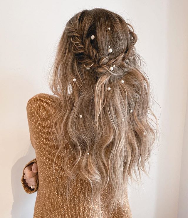 50 Pretty And Easy Christmas Hairstyles For A Par