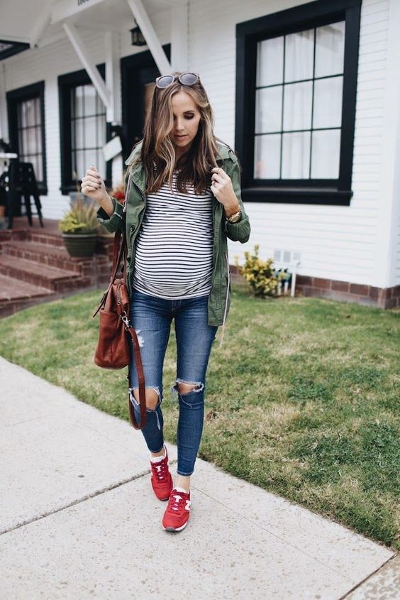 21 Cute Spring Maternity Outfits With A Cozy Feel - Styleohol