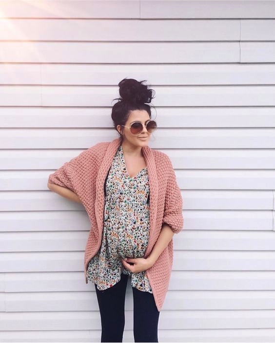 10 Fall Maternity Outfits To Inspire Your Style - The Mama Not