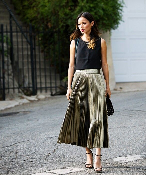 The ONE Outfit That Looks Good on Everyone | Metallic skirt outfit .