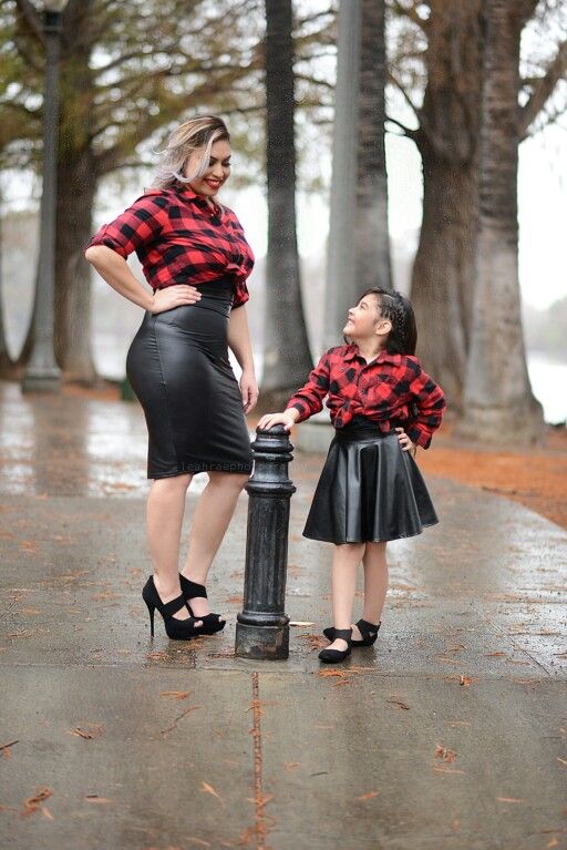 Mother and daughter matching outfits, mommy and me photoshoot .