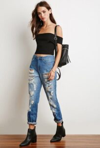 Black off shoulder tops | HOWTOWEAR Fashion | Crop top outfits .