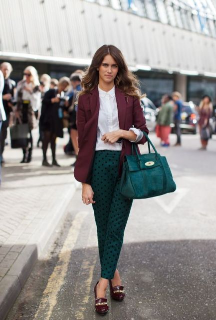 21 Fashionable Outfits With Dark Green Pants For Ladies - Styleohol