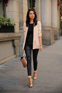 22 Gentle Outfits With Pale Pink Jackets - Styleohol