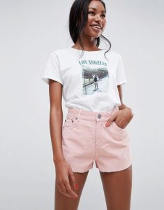 Women Outfits With Pale Pink Shorts in 2020 | Denim women, Fashion .