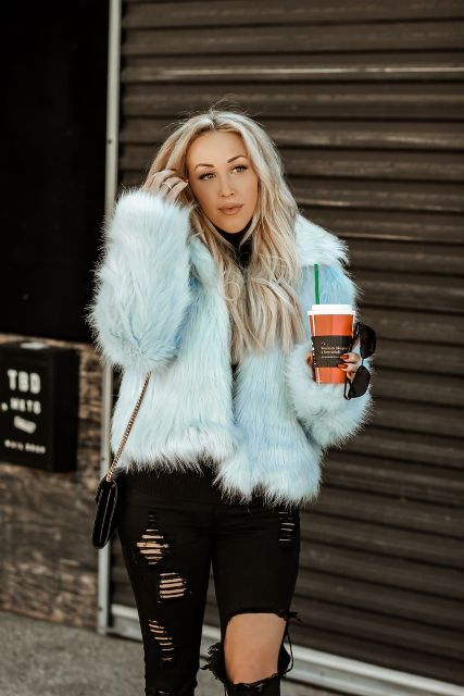 15 Excellent Outfits With Pastel Colored Faux Fur Coats - Styleohol