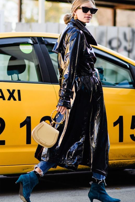 How to Wear a Patent Leather Trench Coat This Season | Le Fashion .