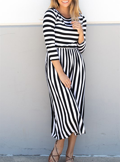 Women's Plus Size Dress - Horizontal and Vertical Striped / Black .