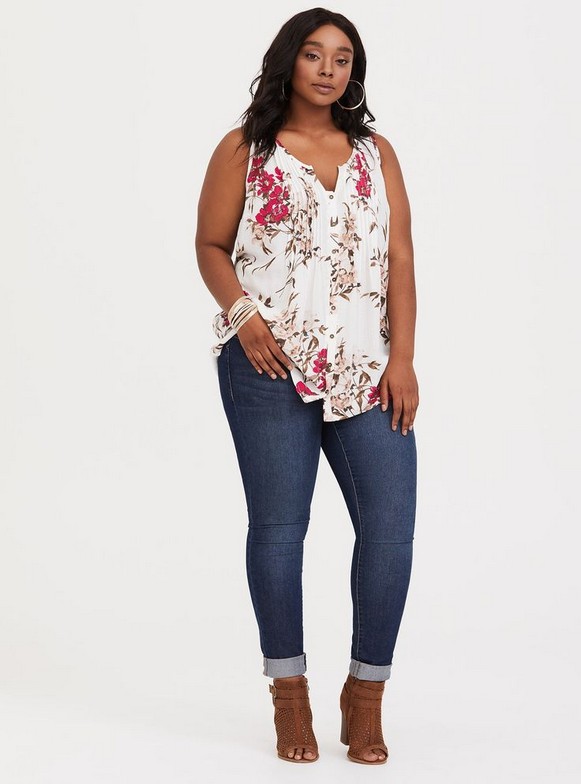 10 inspiring summer work outfits for plus size women 038 - Fashionab