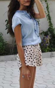 Polka Dot Shorts Outfits For Women (7 ideas & outfits) | Lookast