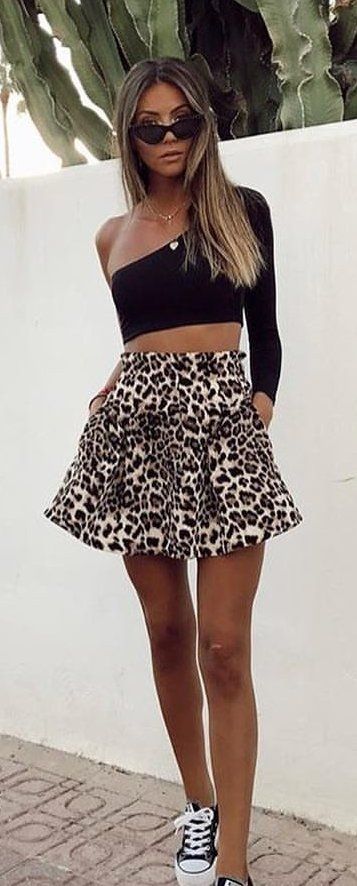 fall #outfits black one-shoulder long-sleeved crop top and black .