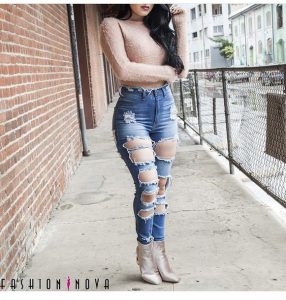 Spring Outfits With Ripped Jeans – thelatestfashiontrends.c