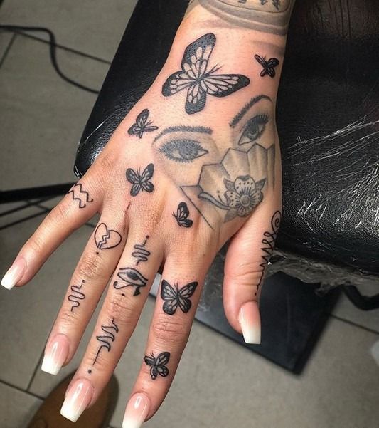 52+ Pretty Small Finger Tattoo Ideas For Women | Simple hand .