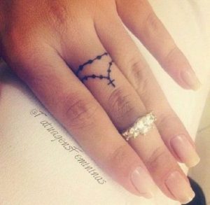 50 Beautiful Finger Tattoo for Women - For Creative Jui