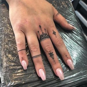 40 Tiny Tattoo Ideas For Working Women - Buzz 2018 | Hand tattoos .