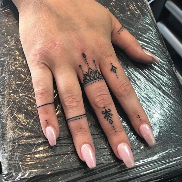 40 Tiny Tattoo Ideas For Working Women - Buzz 2018 | Hand tattoos .