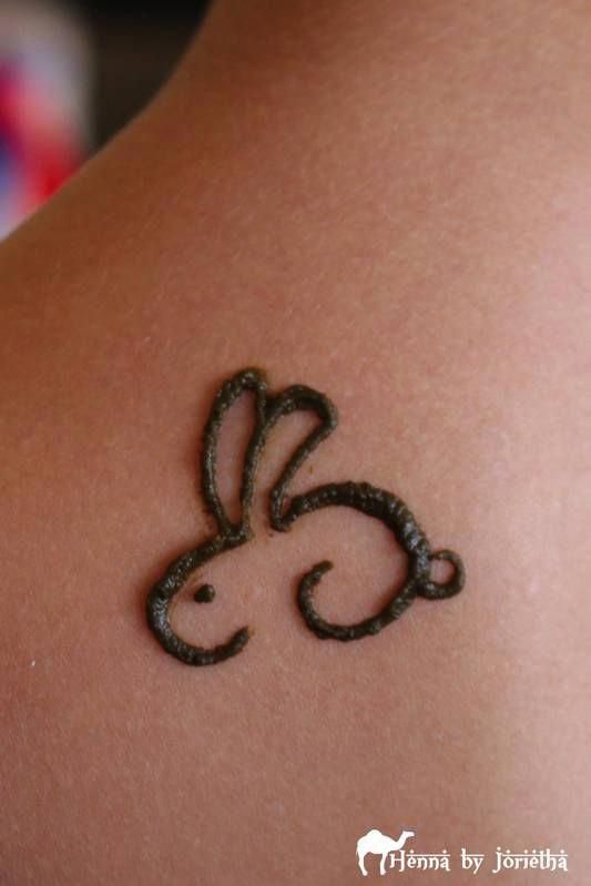 small rabbit henna tattoo #tattoodesignssimple | Henna tattoo .