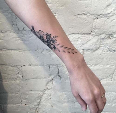 14 Thoughts You Have As Small Wrist Tattoo Ideas For Females .