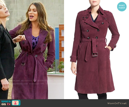 WornOnTV: Gloria's purple suede trench coat on Modern Family .
