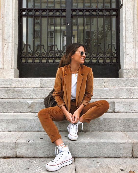 15 Stylish And Comfy Looks For University Students - Styleohol