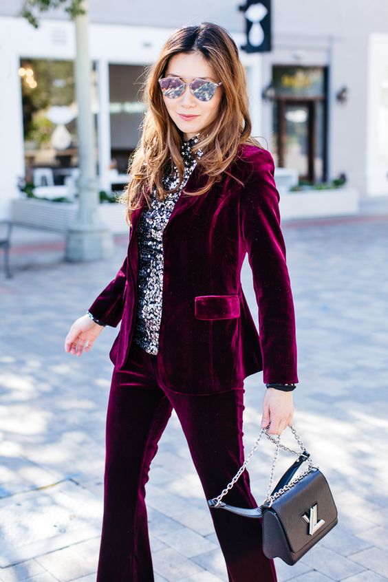 15 Refined And Chic Velvet Pantsuit Outfits - Styleohol