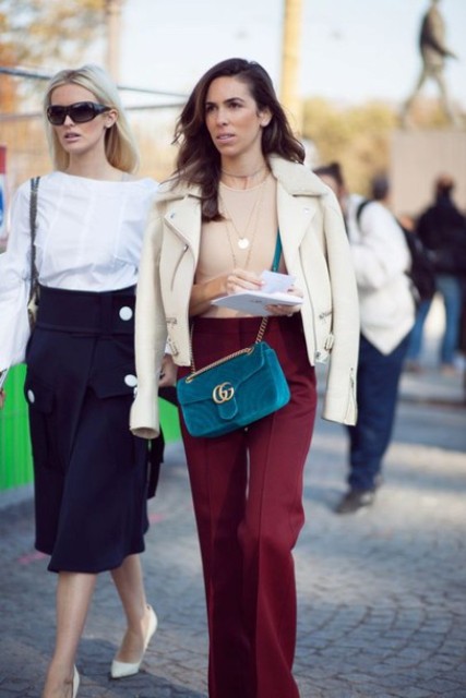 24 Awesome Outfits With Velvet Bags - Styleohol