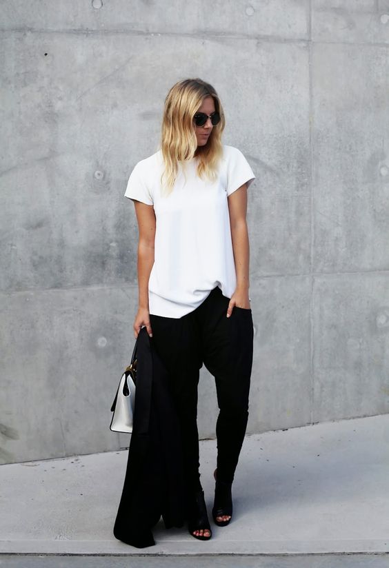 15 Smart Ways To Wear A White T-Shirt To Work - Styleohol