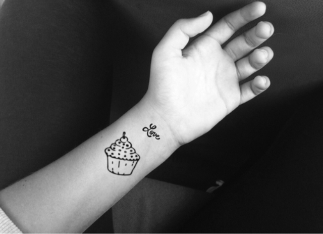 18 Cupcake Tattoo Ideas For Women - Styleohol