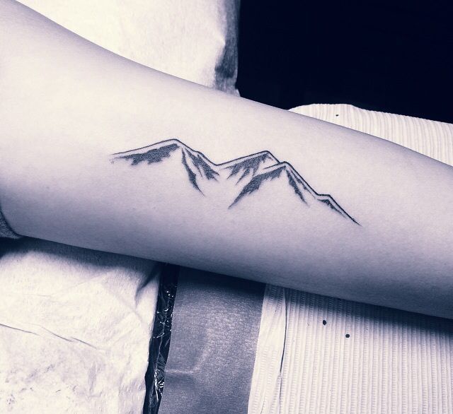 rocky mountains at night drawing - Google Search | Tattoos, Bicep .