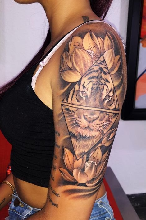 Tiger Tattoos for Women in 2020 | Tattoos for women half sleeve .