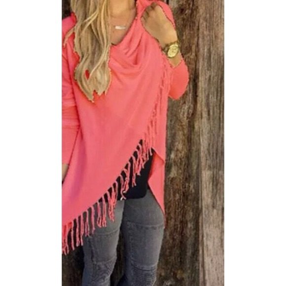 Gray skinny jeans with neon pink fringes