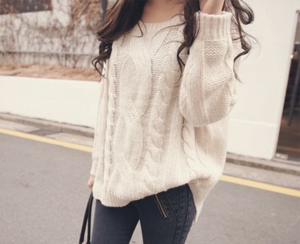 coarse knit sweater with gray skinny jeans