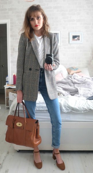 oversized plaid jacket with blue mom jeans